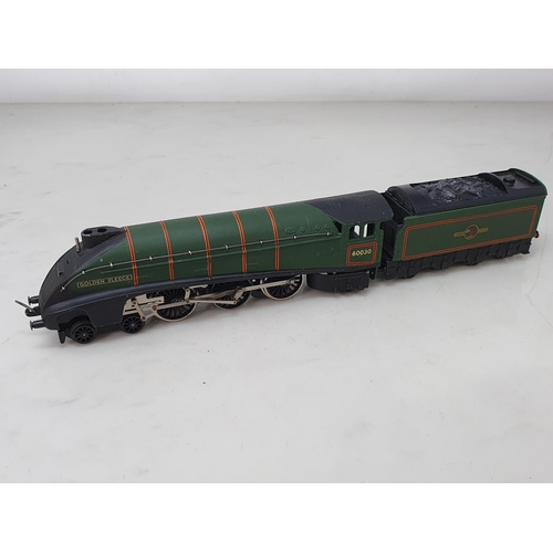 412 - A boxed Hornby Dublo 2211 A4 Locomotive 'Golden Fleece' (box lid A/F)