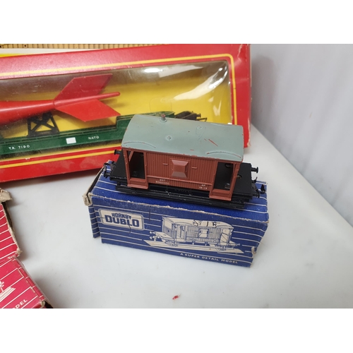 413 - A box of Hornby Dublo and Triang including 2207 0-6-0T (A/F), boxed 4620 Breakdown Crane, two Marsha... 