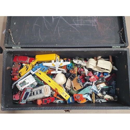 476 - A trunk containing a large quantity of play worn Dinky, Corgi, Matchbox and other diecast Models