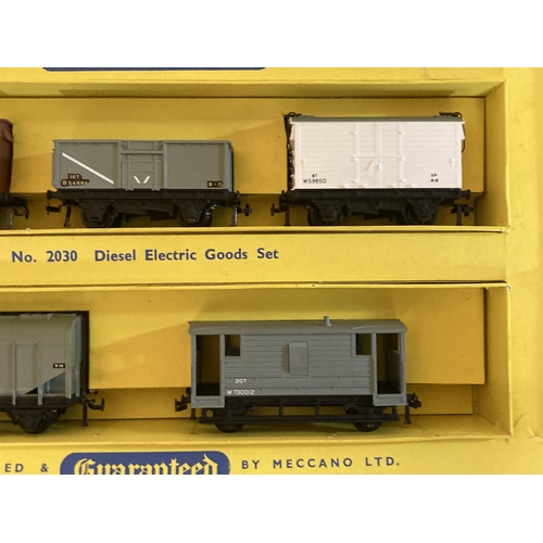 5 - Hornby Dublo 2030 Bo-Bo Diesel Goods Set. Contents in mint condition showing no signs of use  to whe... 