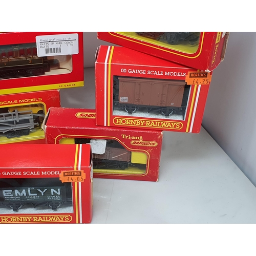 516 - Twenty three boxed Hornby and Triang 00 gauge Wagons