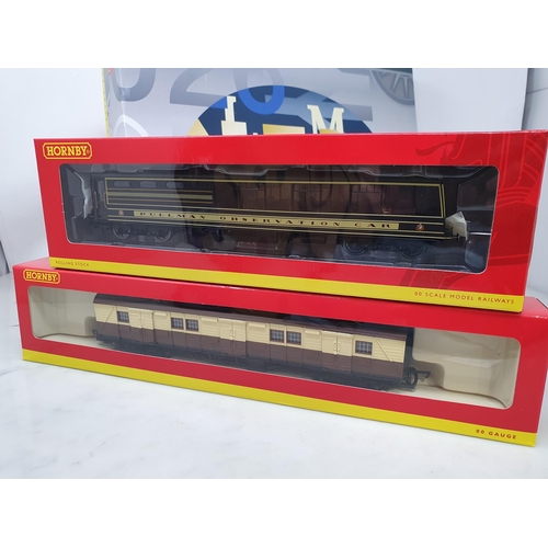 518 - A Hornby 00 gauge boxed set of Bournemouth Belle Coaches (lacking set locomotive) and two boxed Horn... 