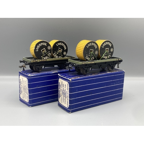 57 - Hornby Dublo reference pair of D1 Low-sided Cable Wagons, both mint, boxes Ex-plus. First version wi... 