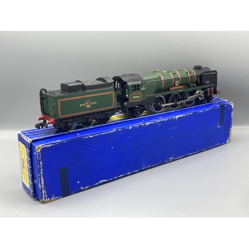 64 - Hornby Dublo 3235 'Dorchester' Locomotive in excellent condition, slight signs of handling and blurr... 