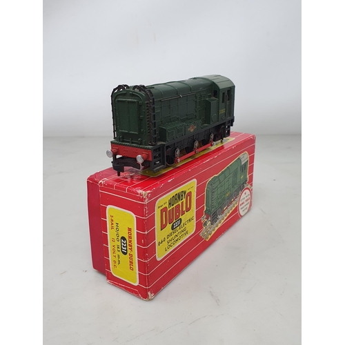 71 - Hornby Dublo 2231 0-6-0 Diesel Shunter, boxed and 2232 Co-Co diesel Locomotive, boxed