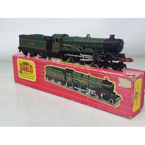 73 - Hornby Dublo 2231 0-6-0 Diesel Shunter, boxed and 2221 'Cardiff Castle' Locomotive, boxed