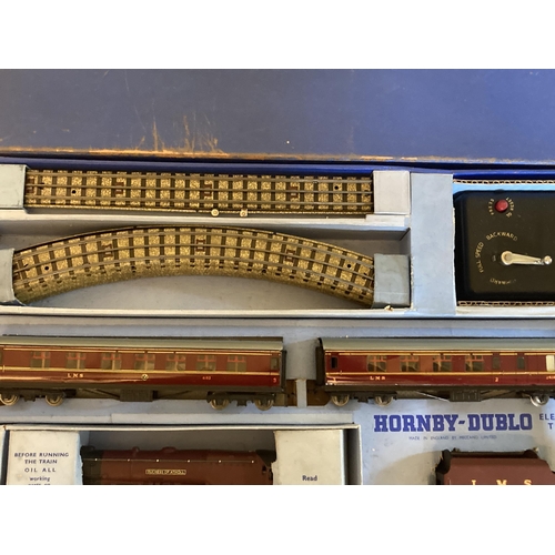 8 - Hornby Dublo EDP2 'Duchess of Atholl' Passenger Set, contents in Nr mint condition, box base Ex-plus... 