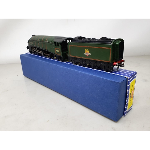 89 - Hornby Dublo 3236 West Country Class Locomotive 'Dorchester', boxed and EDL11 A4 Locomotive 'Silver ... 