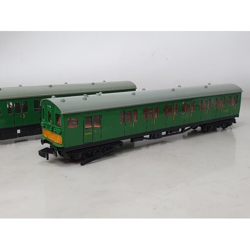 92 - Hornby Dublo 2050 three piece Electric Suburban Unit, unboxed