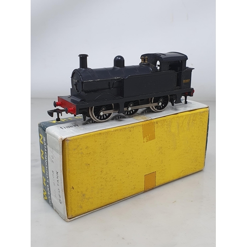 95 - Wrenn W2232 0-6-0 Diesel Shunter A/F, boxed and two Wrenn 2206 0-6-0T Locomotives