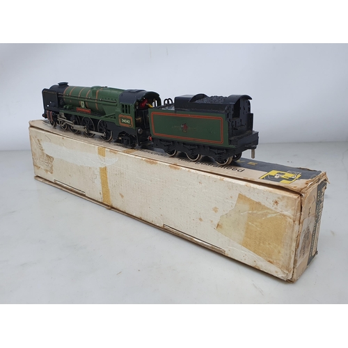 96 - Wrenn W2212 A4 Locomotive 'Sir Nigel Gresley', boxed and Wrenn W2236 West Country Class Locomotive '... 