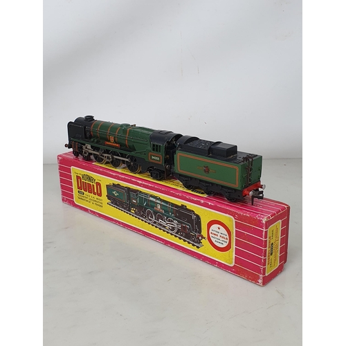 98 - Hornby Dublo 2235 West Country Class Locomotive 'Barnstaple', boxed