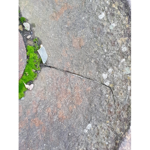 224 - A cast iron Fountain with circular top (cracked), the cluster column with design of lizards and foli... 