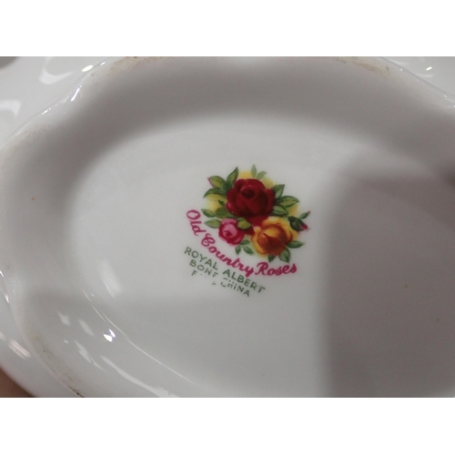 321 - A Royal Albert 'Old Country Roses' part Tea and Dinner Service (R5)