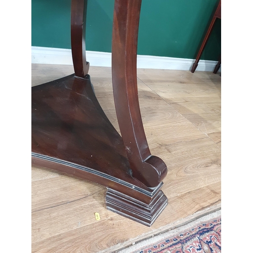 536 - A mahogany veneered circular Breakfast Table on triform platform base 3ft 8in D x 2ft 5in H (R6)