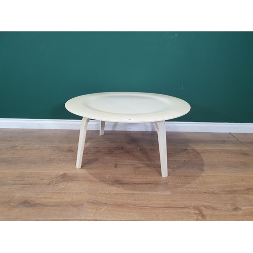 562 - A mid Century plywood cream painted circular Coffee Table 2ft 4in D x 10in H (R6)