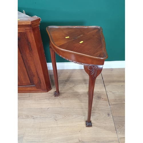 600 - A mahogany hanging Corner Cupboard, a bamboo Occasional Table A/F and a walnut veneered corner Occas... 