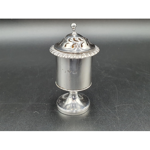 95 - A William IV silver Pepperette with gadroon rim on pedestal base, London 1836