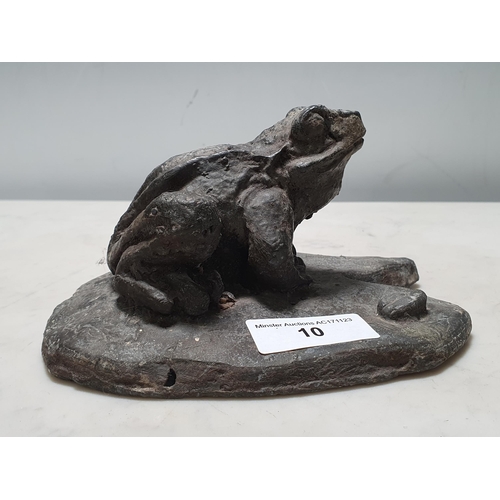 10 - A lead figure of a Toad on a Lily pad and a lead Figure of a Frog on a Lily pad. (R9).