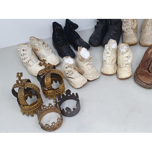 149 - Six pairs of Doll's Shoes, a pair of child's Shoes and four miniature Crowns