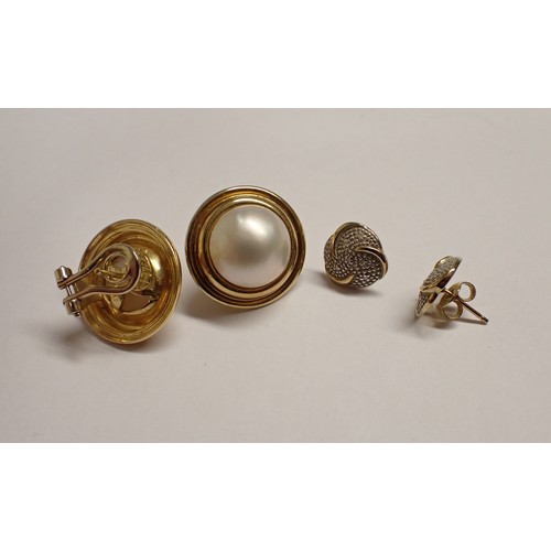 204 - A pair of Italian Mabé Pearl Earrings in 18ct gold on post and clip settings, approx 13.30gms, and a... 