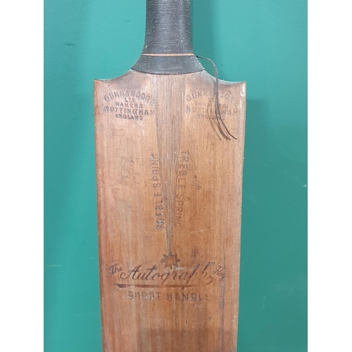 540 - A Gunn & Moore 'The Autograph' Cricket Bat (R2)