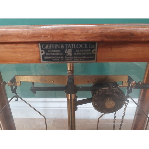 510 - A Griffin & Tatlock Ltd set of Chemist's Scale in case 1ft 7in W x 1ft 4in H (R2).