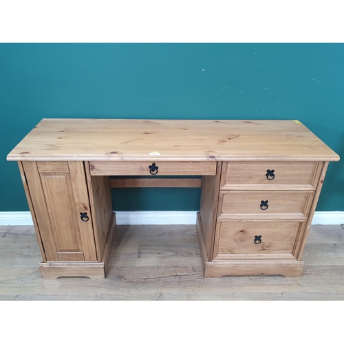 551 - A modern pine Dressing Table 4ft 10in W x 2ft 6in H (R3)