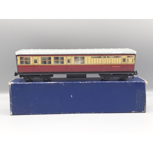 1007 - Five Hornby Dublo D11 Coaches, four boxed, all are in near mint to mint condition comprising 3x 1/3r... 
