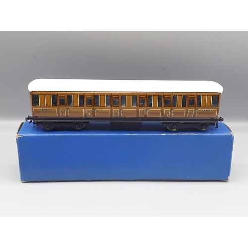 1040 - Hornby Dublo Rake of three D1 LNER Corridor Coaches NM-M boxed. Coaches are in Nr M-Mint condition, ... 