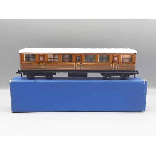 1040 - Hornby Dublo Rake of three D1 LNER Corridor Coaches NM-M boxed. Coaches are in Nr M-Mint condition, ... 