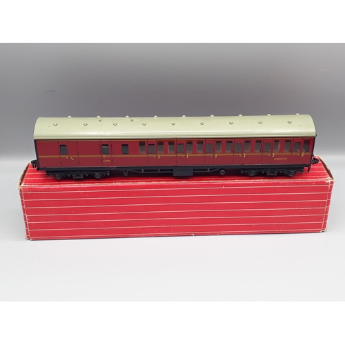 1043 - Three Hornby Dublo super detailed BR Suburban Coaches, mint boxed. Coaches comprise of 4083 1/2nd an... 