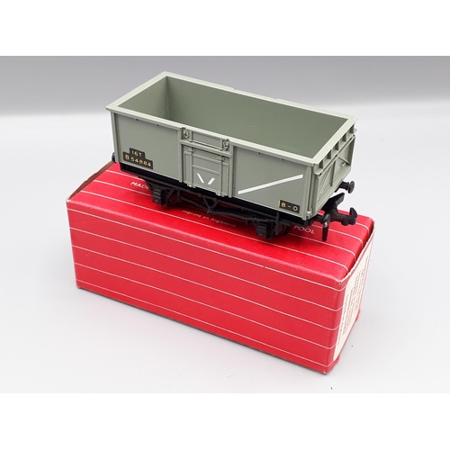 1050 - Rare Hornby Dublo 4655 open gear Mineral Wagon, unused boxed. This is the late production grey miner... 