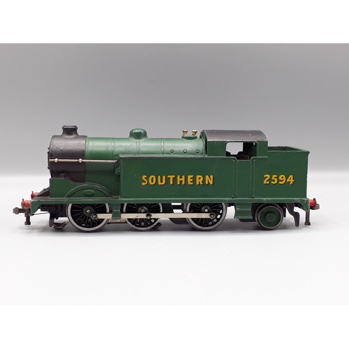 1059 - Hornby Dublo rare EDL7 Southern 0-6-2T Locomotive, sunshine lettering, near mint. Locomotive in near... 