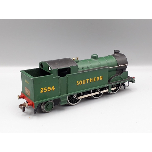 1059 - Hornby Dublo rare EDL7 Southern 0-6-2T Locomotive, sunshine lettering, near mint. Locomotive in near... 