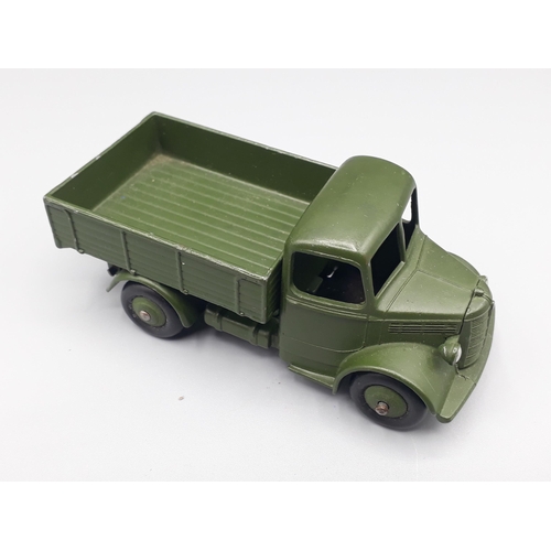 1124 - An unboxed Dinky Toys 25wm military Bedford Truck U.S. Export, Nr M-M