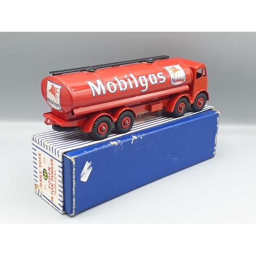 1136 - A boxed Dinky Toys No.941 Foden 'Mobilgas' Tanker, Nr M-M, box E+