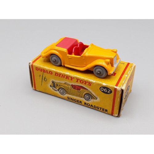 1247 - A boxed Dublo Dinky Toys No.062 Singer Roadster