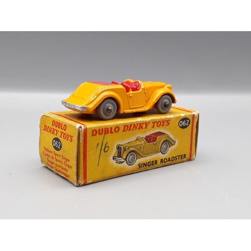 1247 - A boxed Dublo Dinky Toys No.062 Singer Roadster