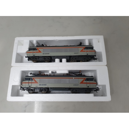 1290 - Two boxed Lima H0 scale BB-22305 pantograph Locomotives and a boxed Lima Bo-Bo diesel Locomotive