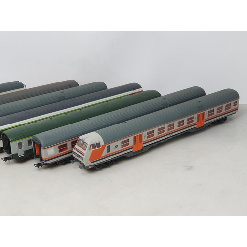 1293 - An unboxed Lima H0 scale FS High-Speed Train Set, an unboxed articulated pantograph Locomotive, a Bo... 