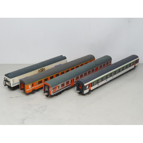 1293 - An unboxed Lima H0 scale FS High-Speed Train Set, an unboxed articulated pantograph Locomotive, a Bo... 