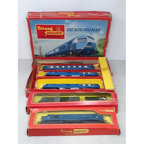 1299 - A Triang 00 gauge 'The Blue Pullman' Set, a Triang R.356S Hornby Battle of Britain Class 'Winston Ch... 