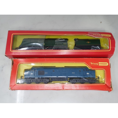 1299 - A Triang 00 gauge 'The Blue Pullman' Set, a Triang R.356S Hornby Battle of Britain Class 'Winston Ch... 