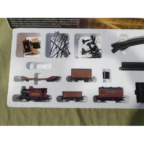 1304 - A boxed Hornby 00 gauge 'The Industrial' Set, missing some track