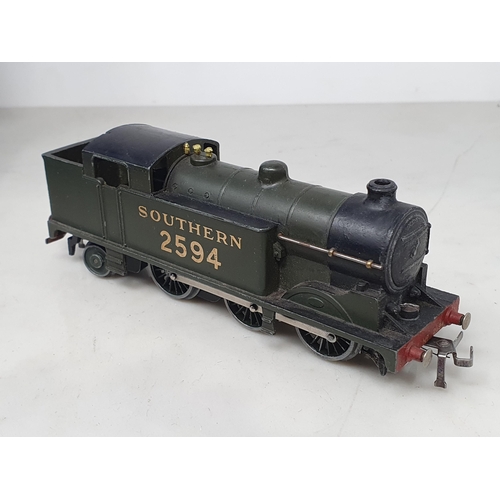 1009 - A very rare Hornby Dublo EDG7 SR olive Goods Set. Locomotive, open wagon and goods van in near mint ... 