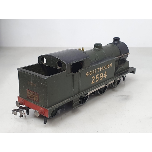 1009 - A very rare Hornby Dublo EDG7 SR olive Goods Set. Locomotive, open wagon and goods van in near mint ... 