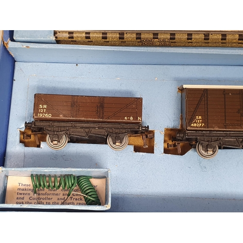 1009 - A very rare Hornby Dublo EDG7 SR olive Goods Set. Locomotive, open wagon and goods van in near mint ... 