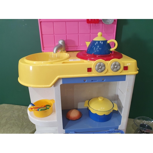 695 - A children's Kitchen with accessories (R10)