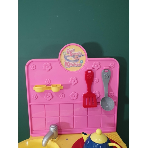 695 - A children's Kitchen with accessories (R10)